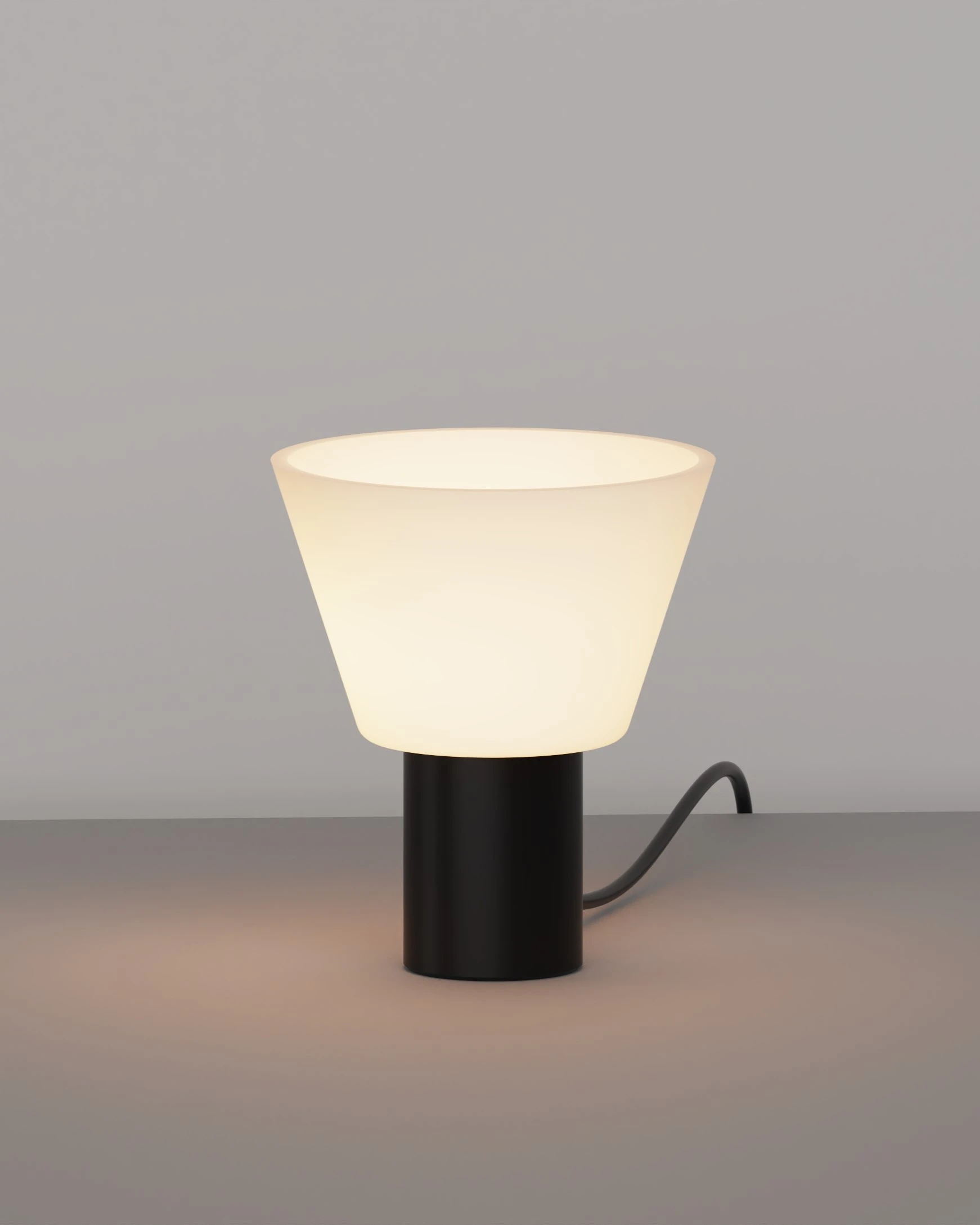 Lampara de Mesa Niao Negro